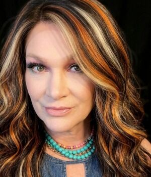 Premium Women’s Blonde & Brown Highlighted Wig - Stylish Layered Look